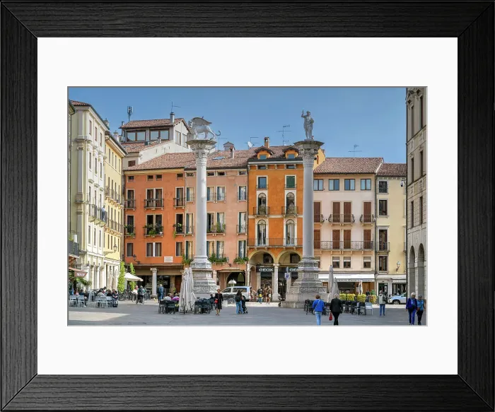 Framed Print : St. Mark and Serenissima columns, Piazza dei Signori, Vicenza, Veneto, Italy Framed Print : St. Mark and Serenissima columns, Piazza dei Signori, Vicenza, Veneto, Italy