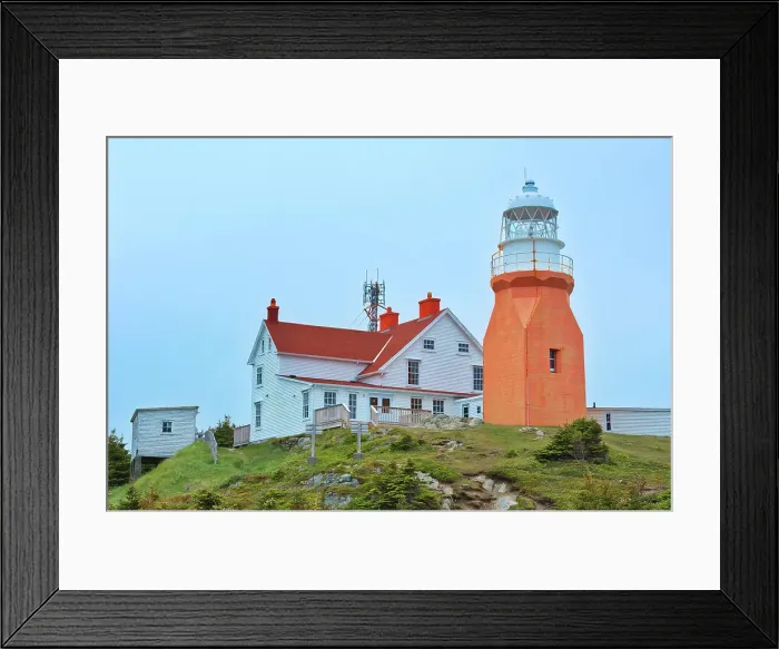 Framed Print : Long Point Lighthouse at Crow Head. Atlantic Ocean. North Twillingate Island, Newfoundland & Labrador, Canada