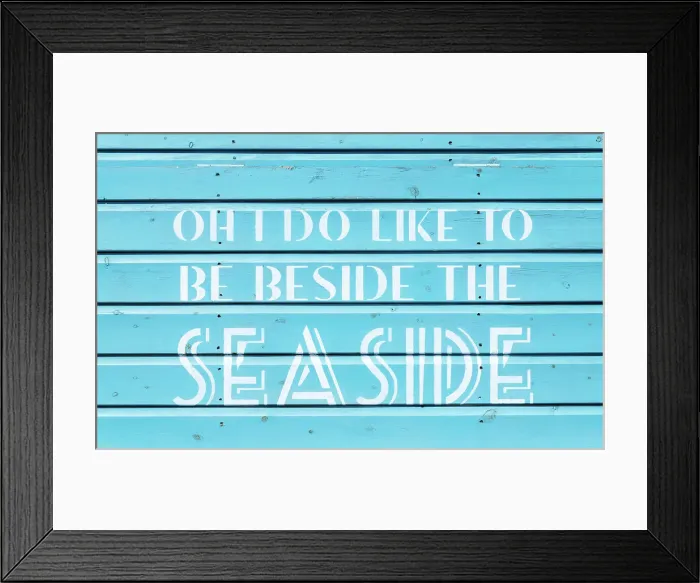 Framed Print : A beach hut in Broadstairs, Kent, England Framed Print : A beach hut in Broadstairs, Kent, England