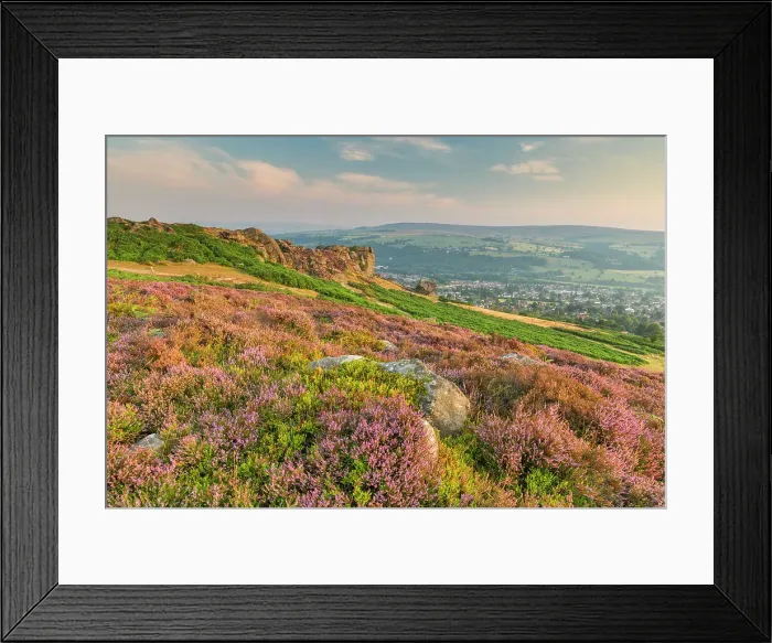 Framed Print : Cow & Calf Rocks on Ilkley Moor, West Yorkshire, England Framed Print : Cow & Calf Rocks on Ilkley Moor, West Yorkshire, England