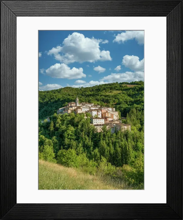Framed Print : View over Preci, Umbria, Italy Framed Print : View over Preci, Umbria, Italy
