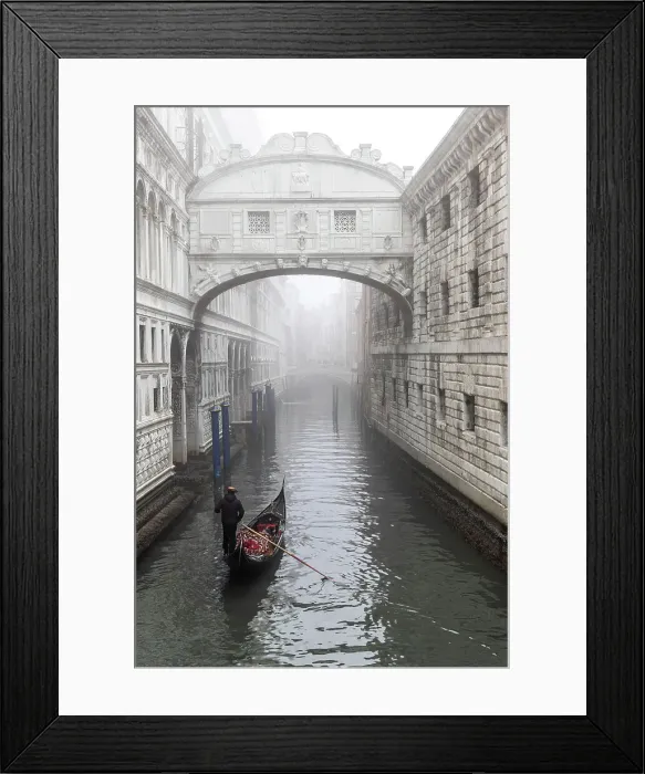 Framed Print : Italy, Veneto, Venice, a gondola moves towards the bridge of Sighs on a foggy day Framed Print : Italy, Veneto, Venice, a gondola moves towards the bridge of Sighs on a foggy day