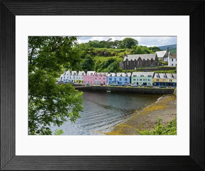 Framed Print : Scotland, Isle of Skye, Portree village Framed Print : Scotland, Isle of Skye, Portree village