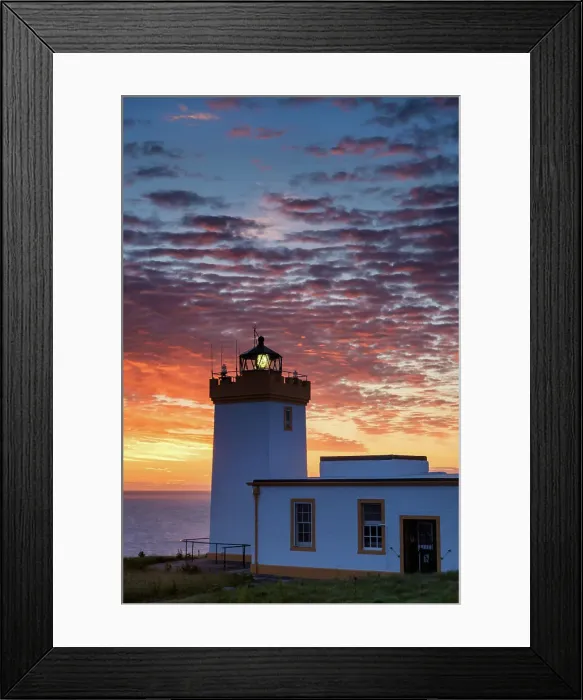 Framed Print : Scotland, Caithness, Duncansby Head lighthouse, morning light Framed Print : Scotland, Caithness, Duncansby Head lighthouse, morning light