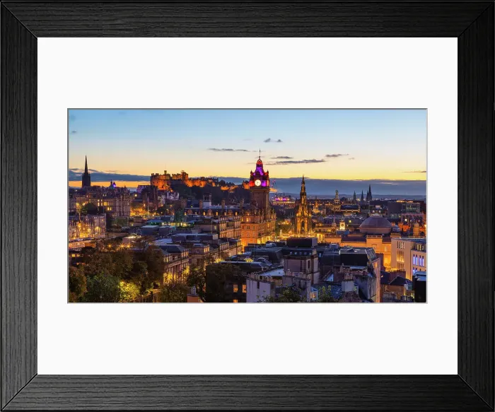 Framed Print : Edinburgh Old Town, City of Edinburgh, Scotland, UK Framed Print : Edinburgh Old Town, City of Edinburgh, Scotland, UK