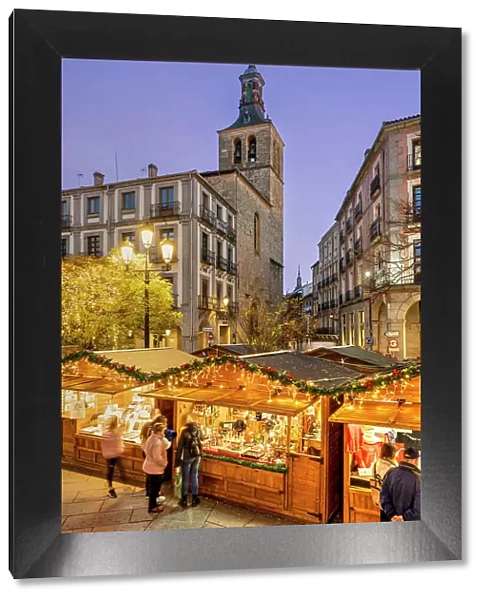 Christmas market, Plaza Mayor, Segovia, Castile and Leon, Spain