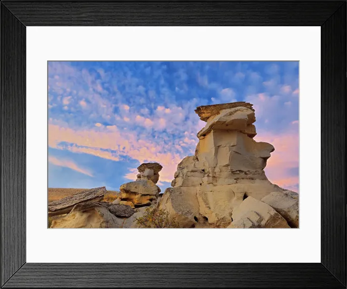 Framed Print : Hoodoos in badlands, UNESCO World Heritage Site, Writing-On-Stone Provincial Park, Alberta, Canada Framed Print : Hoodoos in badlands, UNESCO World Heritage Site, Writing-On-Stone Provincial Park, Alberta, Canada