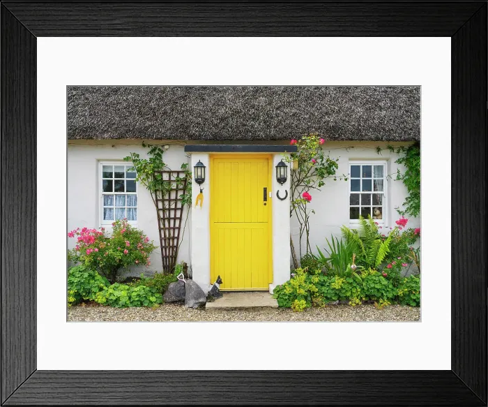 Framed Print : Ireland, Co. Clare, The Burren, Ballyvaughan, traditional thatched cottage, close-up Framed Print : Ireland, Co. Clare, The Burren, Ballyvaughan, traditional thatched cottage, close-up