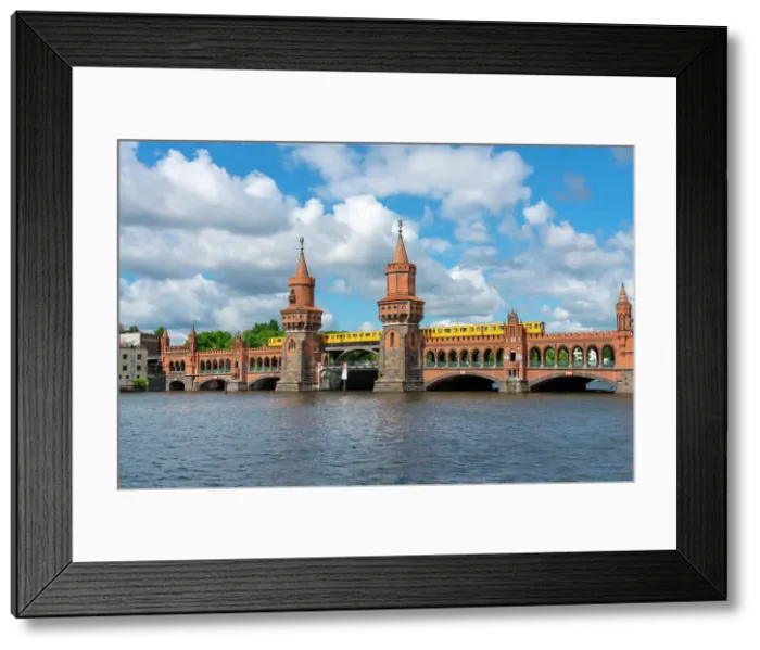 Framed Print : Oberbaum Bridge over Spree River against sky, Friedrichshain-Kreuzberg, Berlin, Germany Framed Print : Oberbaum Bridge over Spree River against sky, Friedrichshain-Kreuzberg, Berlin, Germany
