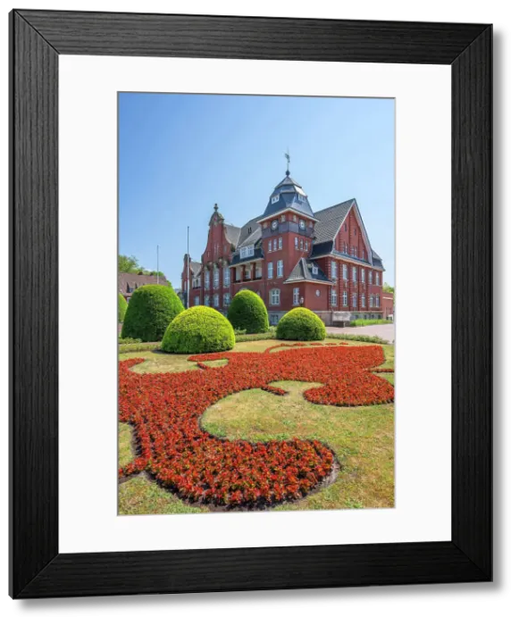 Framed Print : City hall of Papenburg, Emsland, Lower Saxony, Germany Framed Print : City hall of Papenburg, Emsland, Lower Saxony, Germany