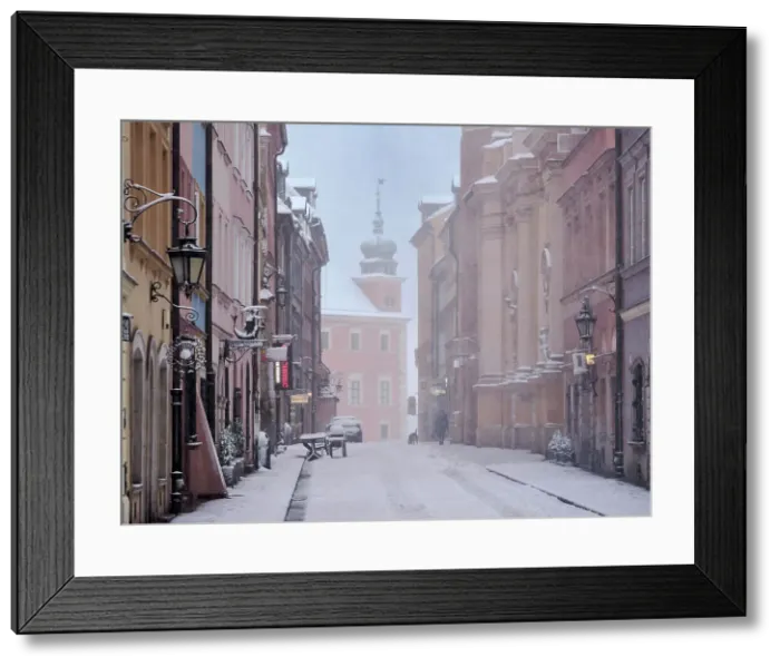 Framed Print : View over Piwna Street towards the Royal Castle, Warsaw, Masovian Voivodeship, Poland Framed Print : View over Piwna Street towards the Royal Castle, Warsaw, Masovian Voivodeship, Poland