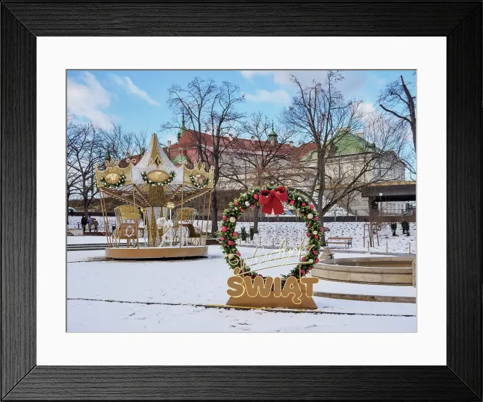 Framed Print : Merry-go-round and Christmas Decorations at Mariensztat Market Square, Warsaw, Masovian Voivodeship, Poland Framed Print : Merry-go-round and Christmas Decorations at Mariensztat Market Square, Warsaw, Masovian Voivodeship, Poland