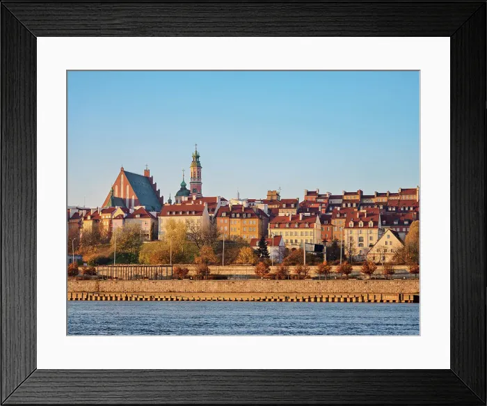 Framed Print : View over River Vistula towards The Old Town at sunrise, Warsaw, Masovian Voivodeship, Poland Framed Print : View over River Vistula towards The Old Town at sunrise, Warsaw, Masovian Voivodeship, Poland