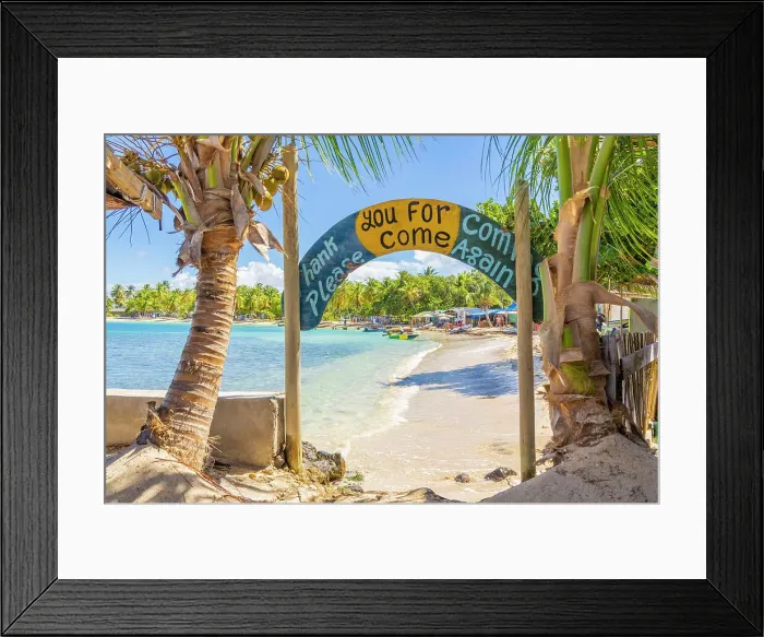 Framed Print : Salt Whistle bay Beach, Mayreau Island, in the Tobago cays in the Grenadines Islands, Saint Vincent and the Grenadines, Caribbean