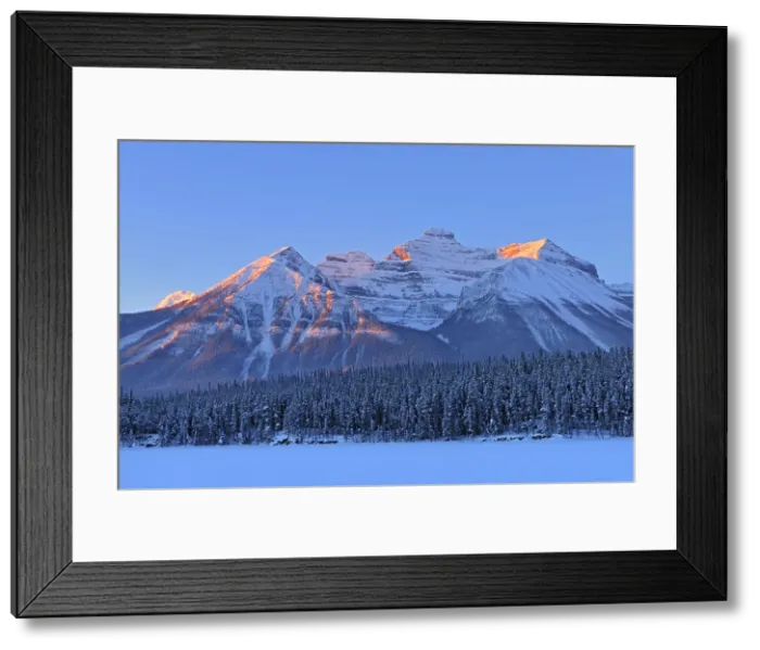 Framed Print : Peaks of the Bow Range, Banff National Park, Alberta, Canada Framed Print : Peaks of the Bow Range, Banff National Park, Alberta, Canada