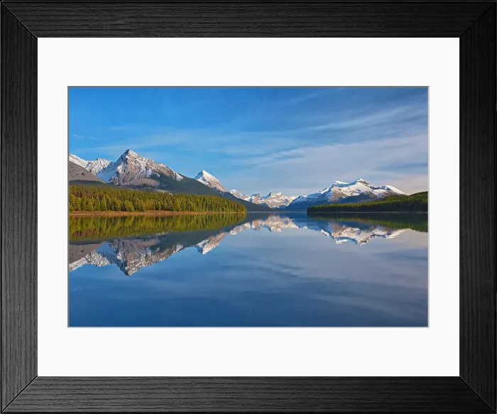 Framed Print : Queen Elizabeth Ranges reflected in Maligne Lake, Jasper National Park, Alberta, Canada