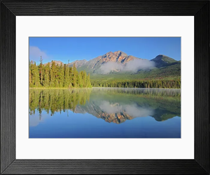 Framed Print : Pyramid Mountain reflected in Pyramid Lake at sunrise, Jasper National Park, Alberta, Canada