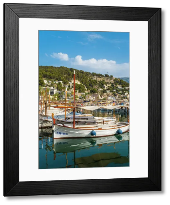 Framed Print : Boats in the harbour at Port de Soller, Serra de Tramuntana, Mallorca, Balearic Islands, Spain Framed Print : Boats in the harbour at Port de Soller, Serra de Tramuntana, Mallorca, Balearic Islands, Spain