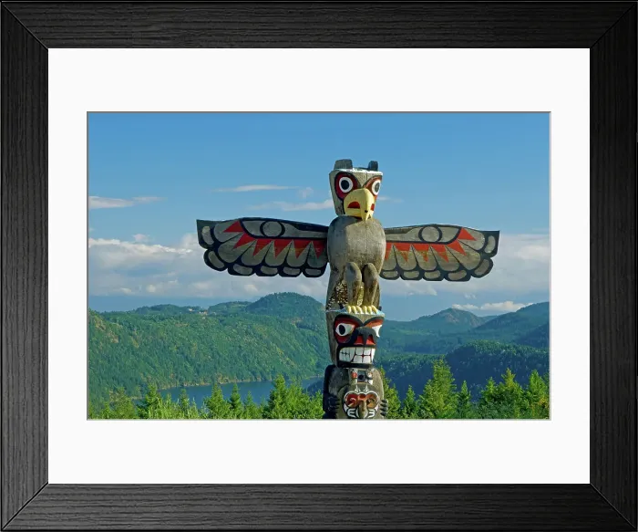 Framed Print : Totem pole at the Malahat Summit Viewpoint. Malahat Drive on Vancouver Island, British Columbia, Canada Framed Print : Totem pole at the Malahat Summit Viewpoint. Malahat Drive on Vancouver Island, British Columbia, Canada