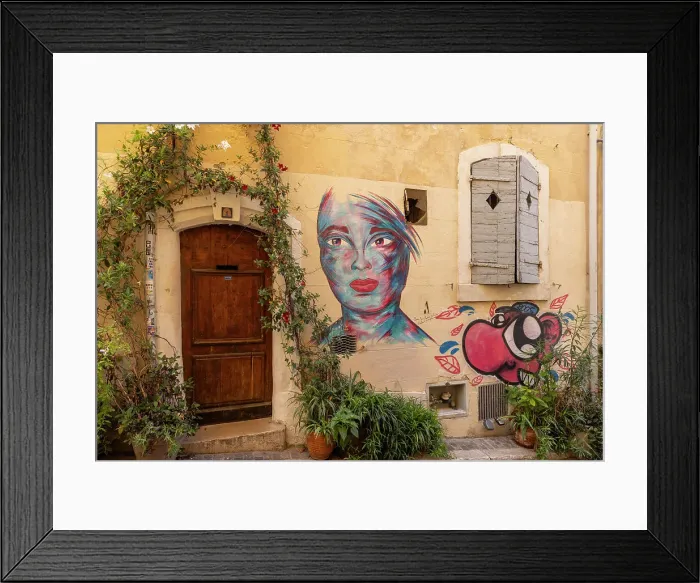 Framed Print : Graffiti on a wall in the Panier, Marseille, Bouches-du-Rhone, France Framed Print : Graffiti on a wall in the Panier, Marseille, Bouches-du-Rhone, France