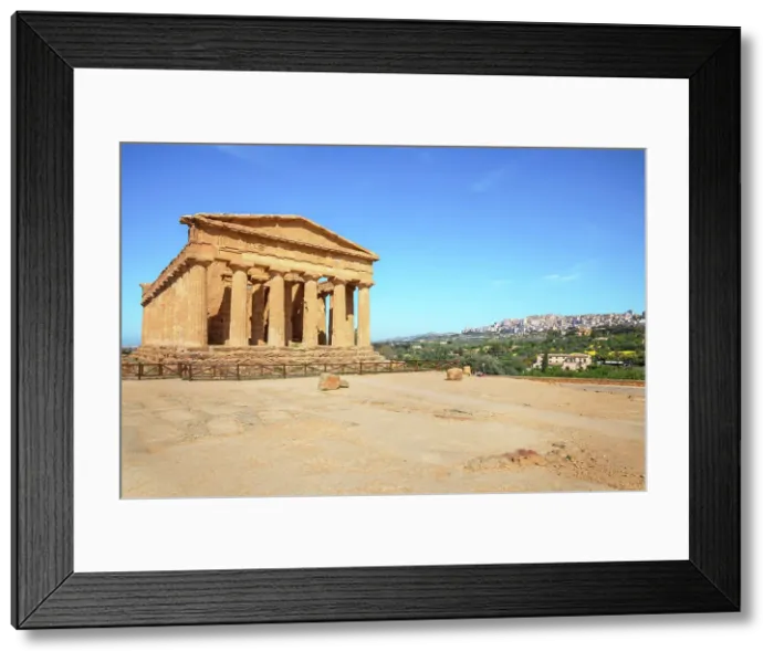 Framed Print : Temple of Concordia, Valley of Temples, Agrigento, Sicily, Italy Framed Print : Temple of Concordia, Valley of Temples, Agrigento, Sicily, Italy