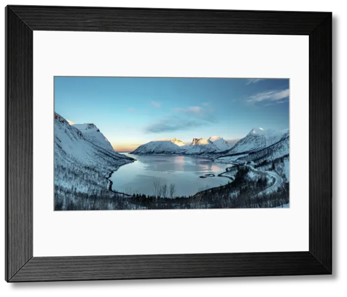 Framed Print : Panoramic of snowy frozen mountains and sea from Bergsbotn viewpoint, Bergsfjord, Senja, Troms county, Norway Framed Print : Panoramic of snowy frozen mountains and sea from Bergsbotn viewpoint, Bergsfjord, Senja, Troms county, Norway