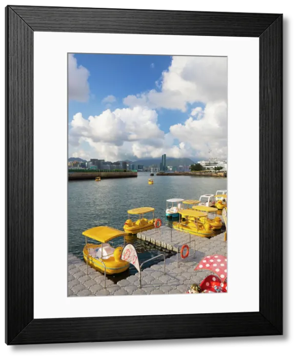 Framed Print : Pedaloes in Victoria Harbour, Hong Kong Island, Hong Kong Framed Print : Pedaloes in Victoria Harbour, Hong Kong Island, Hong Kong