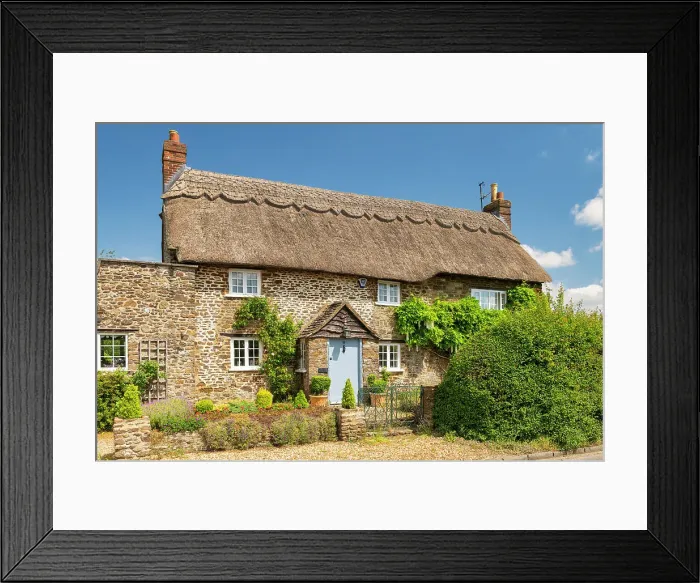 Framed Print : Thatched Cottage, near Lacock, Wiltshire, England Framed Print : Thatched Cottage, near Lacock, Wiltshire, England