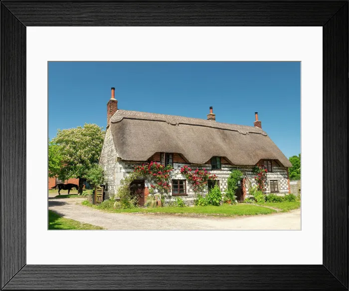 Framed Print : Hoopers Thatched Farmhouse, Tilshead, Wiltshire, England
