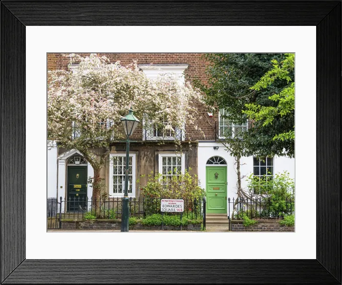 Framed Print : The houses on the Edwardes Square, Kensington, London, England Framed Print : The houses on the Edwardes Square, Kensington, London, England