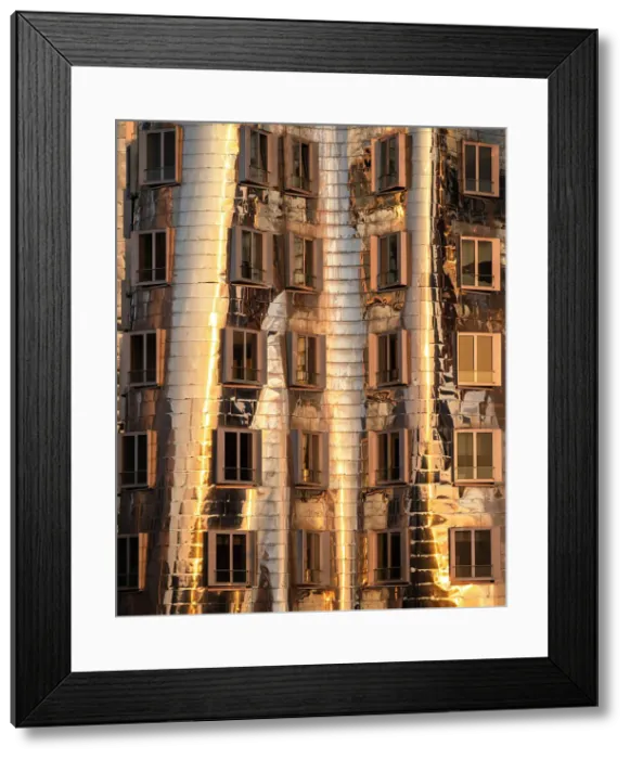 Framed Print : Gehry Bauten, Medienhafen, Dusseldorf, North Rhine-Westphalia, Germany Framed Print : Gehry Bauten, Medienhafen, Dusseldorf, North Rhine-Westphalia, Germany