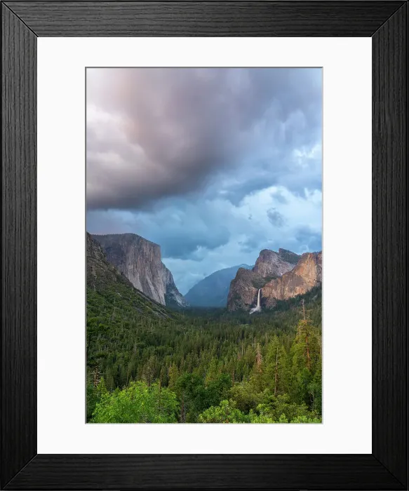 Framed Print : El Capitan and Bridalveil Fall as seen from Tunnel view viewpoint at sunset, Yosemite National Park, UNESCO, Sierra Nevada, California, USA