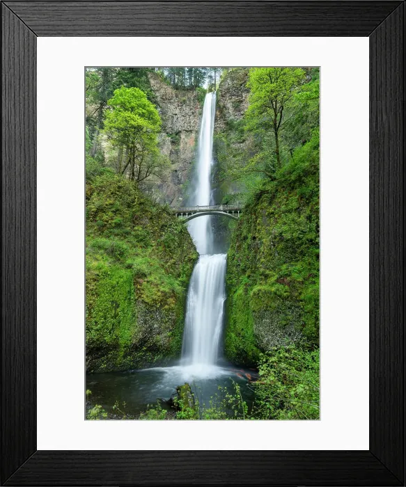 Framed Print : Multnomah Falls, Columbia River Gorge, Oregon, USA Framed Print : Multnomah Falls, Columbia River Gorge, Oregon, USA