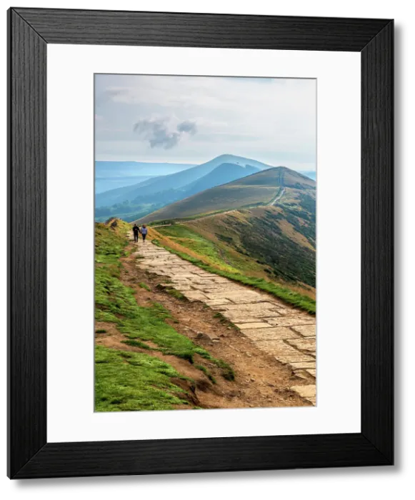 Framed Print : UK, England, Derbyshire, Peak District National Park, High Peak, Great Ridge from Mam Tor towards Back Tor and Lose Hill (Ward's Piece) Framed Print : UK, England, Derbyshire, Peak District National Park, High Peak, Great Ridge from Mam Tor towards Back Tor and Lose Hill (Ward's Piece)