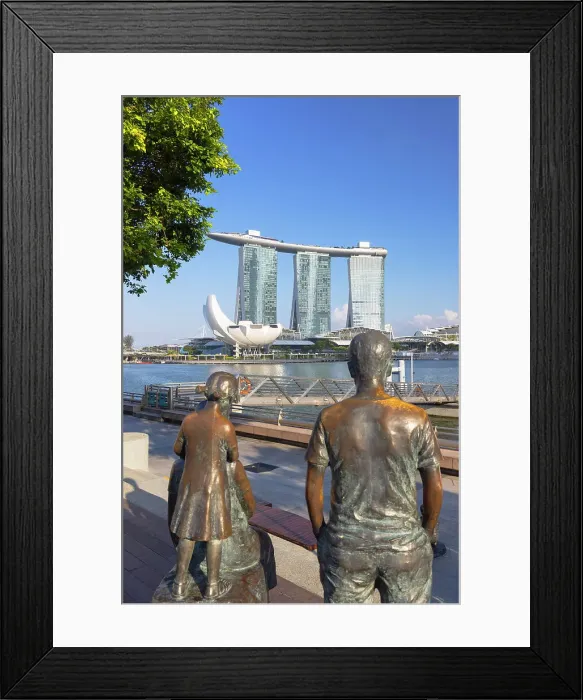 Framed Print : Statues on waterfront and Marina Bay Sands Hotel, Singapore Framed Print : Statues on waterfront and Marina Bay Sands Hotel, Singapore