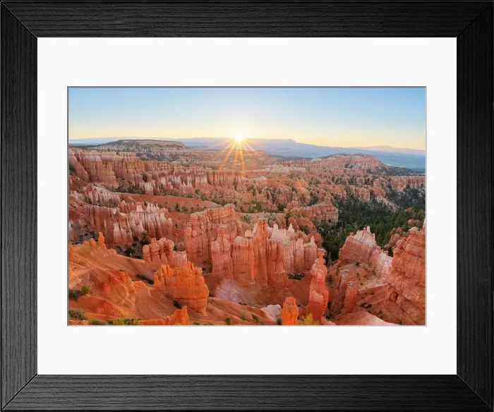 Framed Print : Bryce Canyon amphitheater at sunrise, Sunset Point, Bryce Canyon National Park, Utah, USA Framed Print : Bryce Canyon amphitheater at sunrise, Sunset Point, Bryce Canyon National Park, Utah, USA