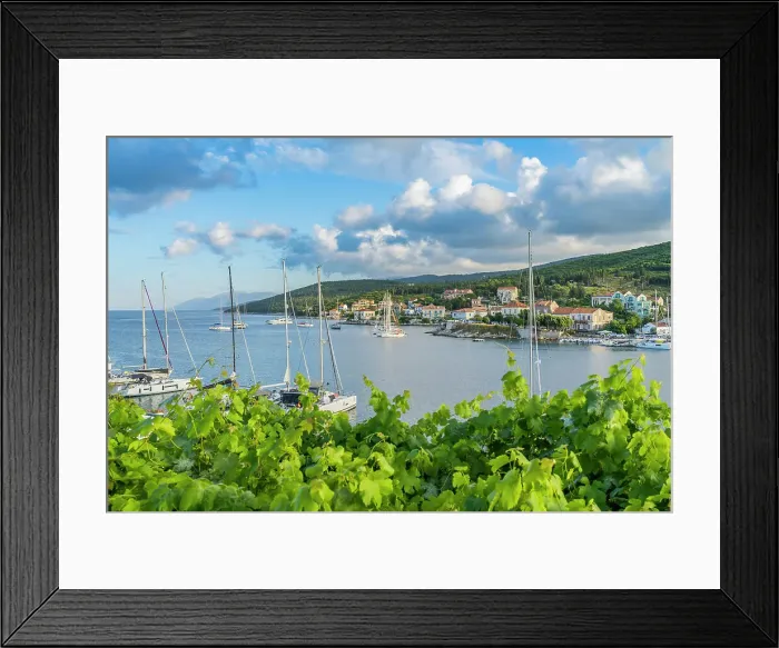 Framed Print : Harbour in Fiscardo, Kefalonia, Ionian Islands, Greek Islands, Greece Framed Print : Harbour in Fiscardo, Kefalonia, Ionian Islands, Greek Islands, Greece