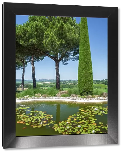 Italy, Tuscany, Siena, The garden and the pond of the winery Bindella near to Montepulciano