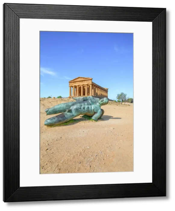 Framed Print : Temple of Concordia, Valley of Temples, Agrigento, Sicily, Italy Framed Print : Temple of Concordia, Valley of Temples, Agrigento, Sicily, Italy