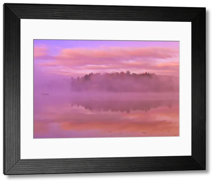 Framed Print : Horseshoe Lake in autumn, Near Parry Sound, Ontario, Canada Framed Print : Horseshoe Lake in autumn, Near Parry Sound, Ontario, Canada