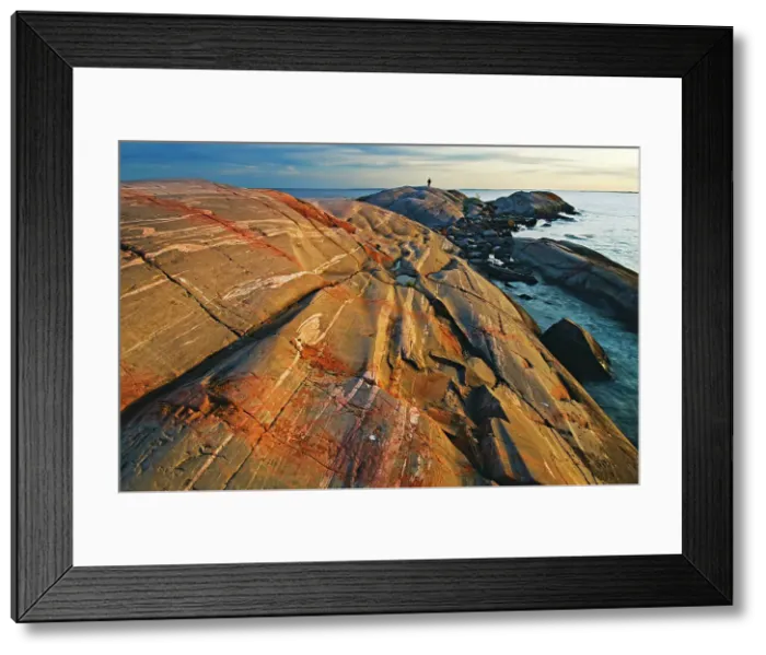 Framed Print : sun setting on rocky island in Georgian Bay South of Philip Edward Island ne, Ontario, Canada Framed Print : sun setting on rocky island in Georgian Bay South of Philip Edward Island ne, Ontario, Canada