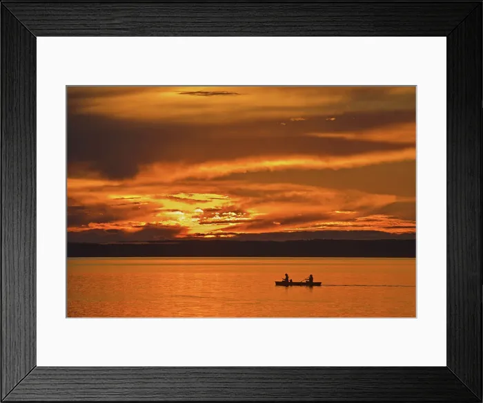 Framed Print : Canoeing on Clear Lake at sunset, Riding Mountain National Park, Manitoba, Canada Framed Print : Canoeing on Clear Lake at sunset, Riding Mountain National Park, Manitoba, Canada
