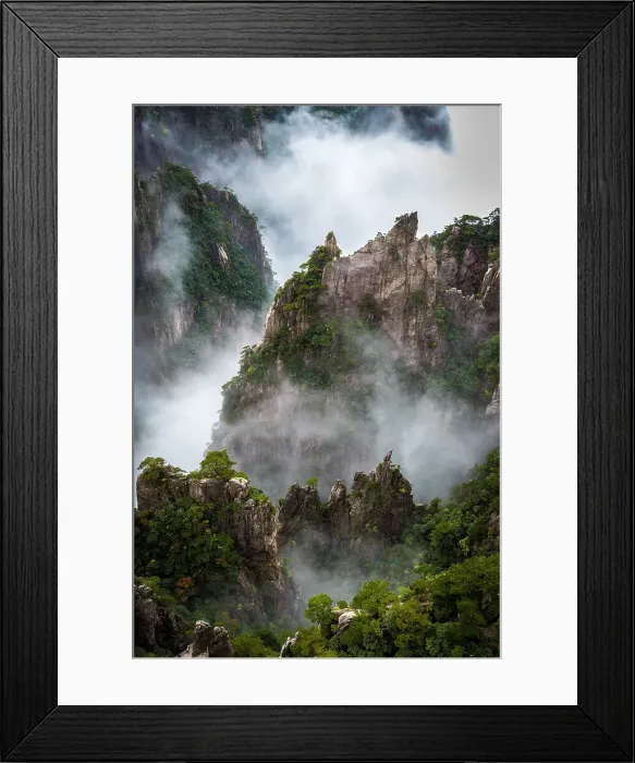Framed Print : West Sea Canyon at Huangshan (Yellow Mountains), China Framed Print : West Sea Canyon at Huangshan (Yellow Mountains), China