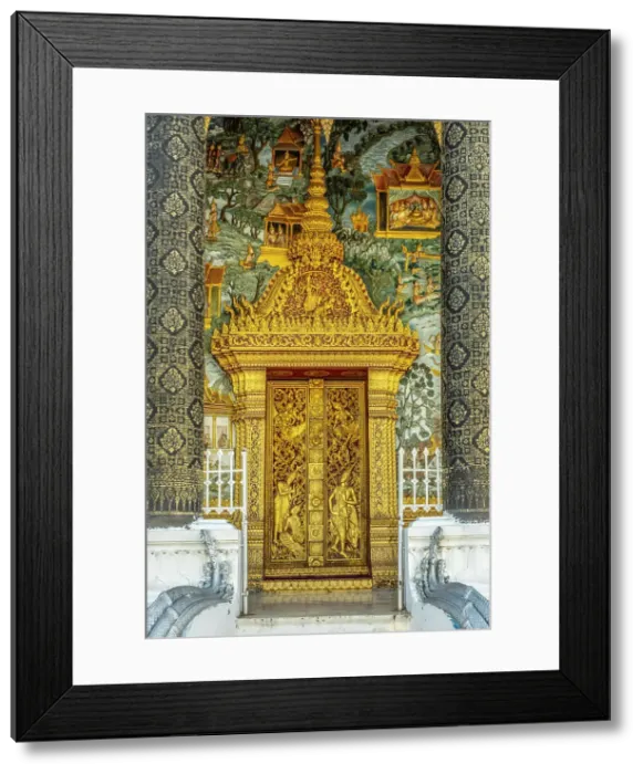 Framed Print : Wat Mahathat, Luang Prabang (ancient capital of Laos on the Mekong river), Laos Framed Print : Wat Mahathat, Luang Prabang (ancient capital of Laos on the Mekong river), Laos