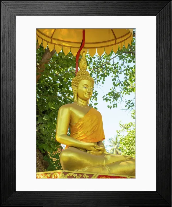 Framed Print : Buddha statue, Wat Wisunarat, Luang Prabang (ancient capital of Laos on the Mekong river), Laos Framed Print : Buddha statue, Wat Wisunarat, Luang Prabang (ancient capital of Laos on the Mekong river), Laos