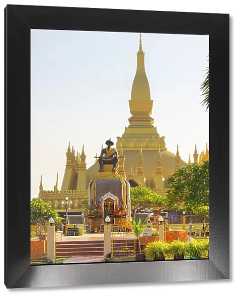 King Setthathirath statue, Gold Stupa, Pha That Luang, Vientiane (capital city), Laos