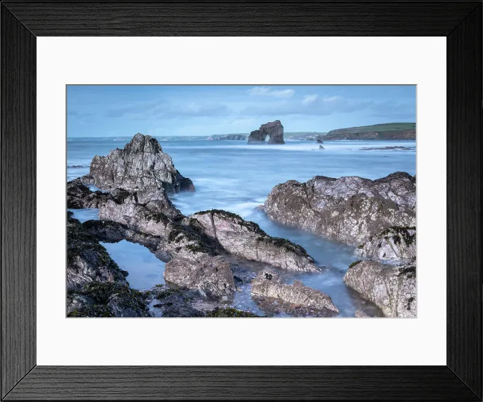 Framed Print : Thurlestone Rock from the rocky ledges of South Milton Sands, South Hams, Devon, England. Winter (December) 2019 Framed Print : Thurlestone Rock from the rocky ledges of South Milton Sands, South Hams, Devon, England. Winter (December) 2019