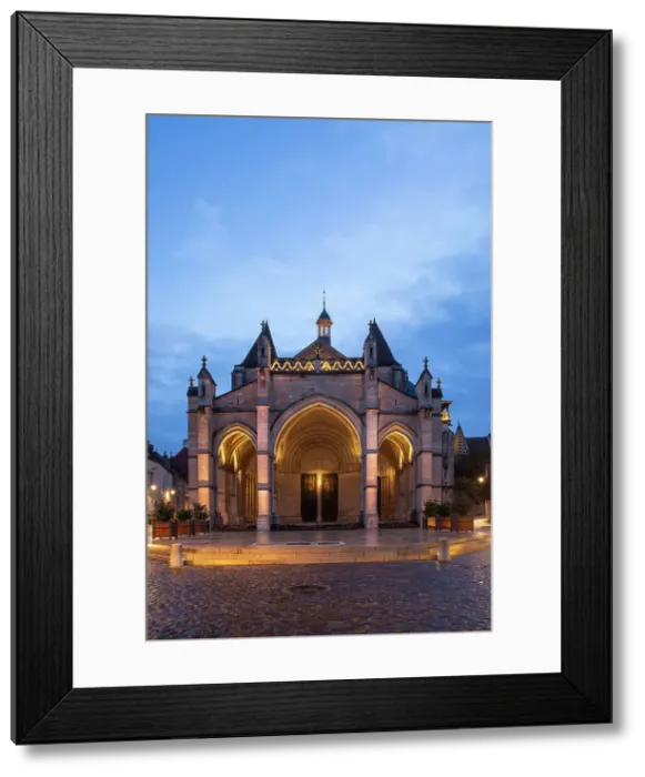 Framed Print : Collegiate Church Notre-Dame, Beaune, France Framed Print : Collegiate Church Notre-Dame, Beaune, France