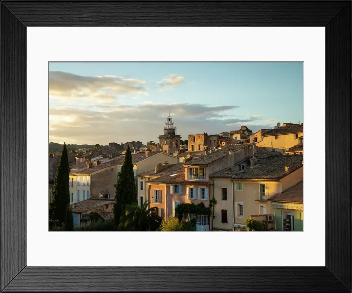 Framed Print : Nyons, Drome, Drome Provencale, Rhone-Alpes, France Framed Print : Nyons, Drome, Drome Provencale, Rhone-Alpes, France