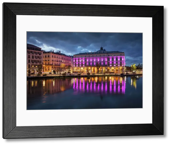 Framed Print : City Hall during pink October, Bayonne, Pyrenees-Atlantiques, Nouvelle Aquitaine, France Framed Print : City Hall during pink October, Bayonne, Pyrenees-Atlantiques, Nouvelle Aquitaine, France